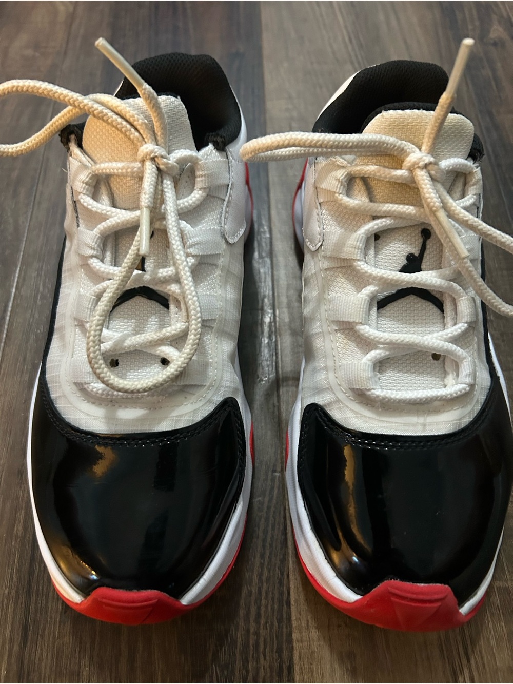 Jordan 11 CMFT Low (GS) Unisex Kids Sneakers White/Black/Red Low Top 5Y